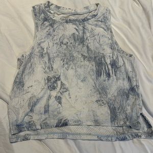 Lululemon cropped workout tank